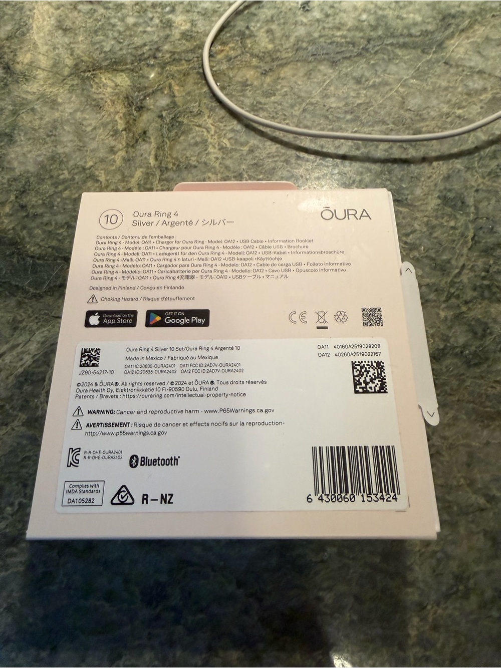 Ōura Ring 4 with Charging Dock - Silver in size 10 - Picture 4 of 4